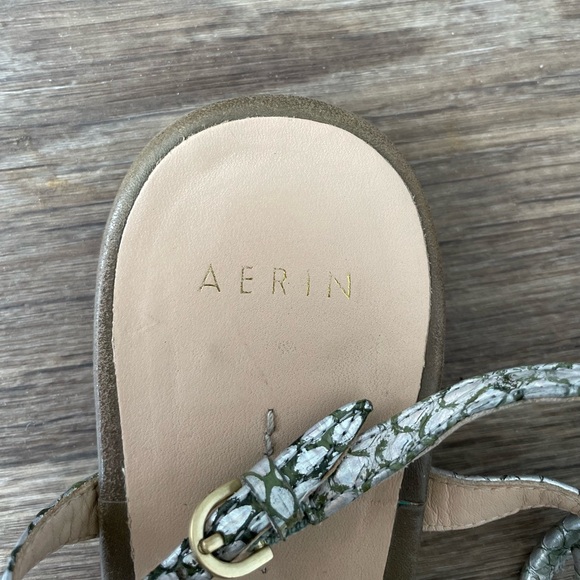 AERIN Leah Sandals 9M Olive Gold Fish Hardware Leather Thong Resort Luxury Boho - Picture 2 of 6